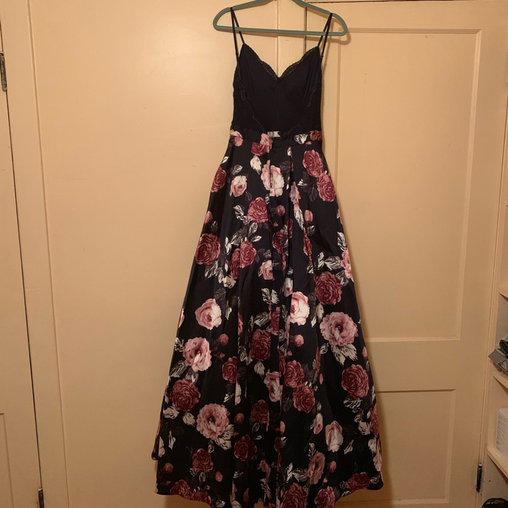 Beautiful Windsor Dress Women’s 7/8